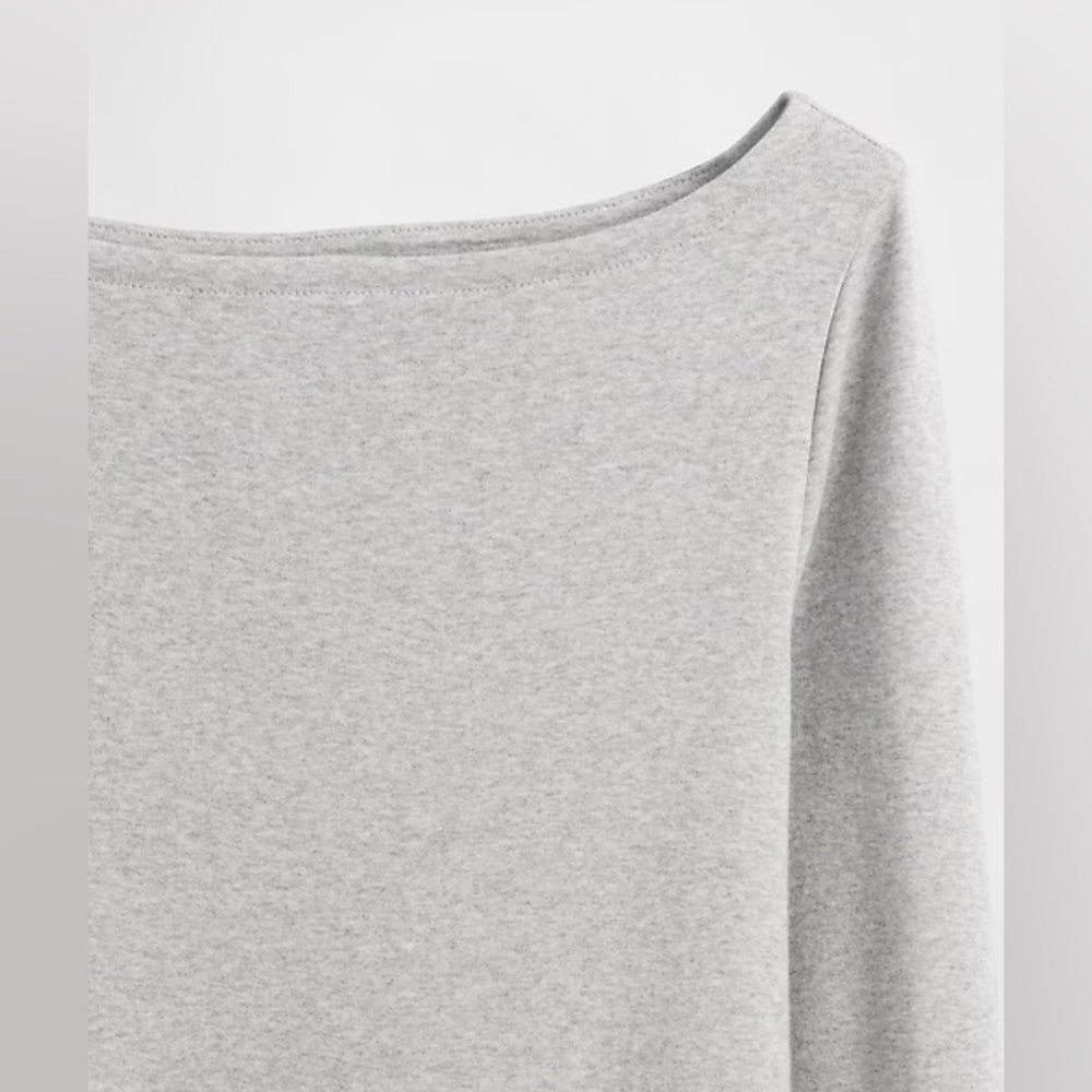 2οΈβ£ for the price of 1οΈβ£ GAP Light Gray Long Sleeve Women's TOPS - Picture 2 of 6